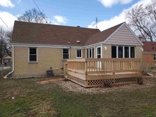 1121 Oneida St, Green Bay, WI 54304-2453