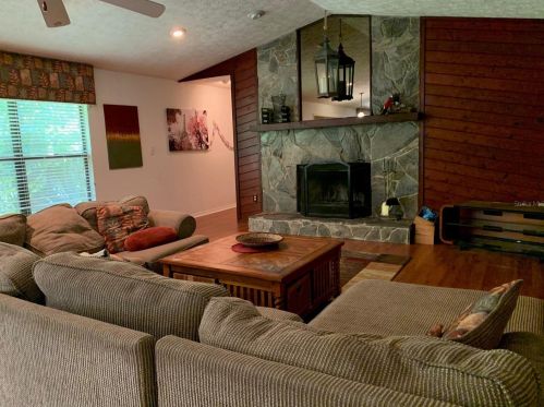 16910 Hanna Rd, Lutz, FL 33549-5664