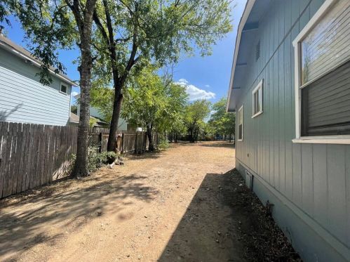 5103 Delores Ave, Austin TX  78721-2109 exterior