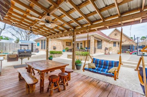 3901 17 St, Texas City TX  77590-4077 exterior