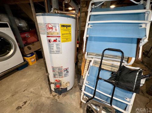 127 Fulton St, Woodbridge NJ  07095-2619 exterior