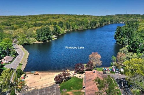 54 Old Sawmill Rd, Bridgeport, CT 06611-3361