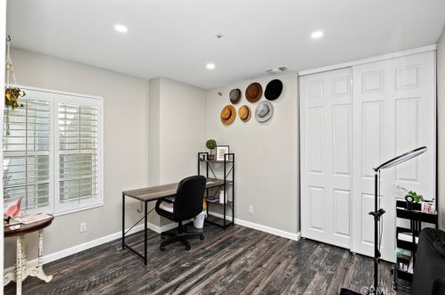 2869 Plaza Serena Dr, Rialto CA  92377-3437 exterior
