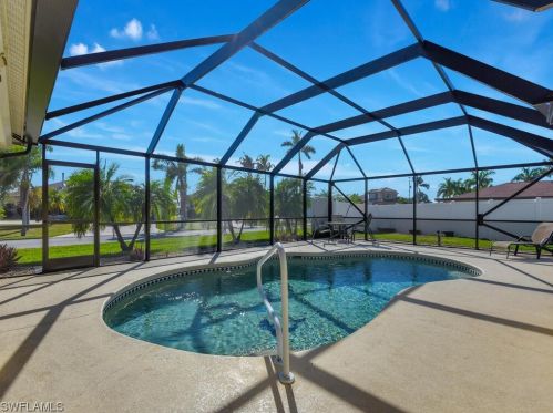 3142 22nd Pl, Cape Coral, FL 33904-4031
