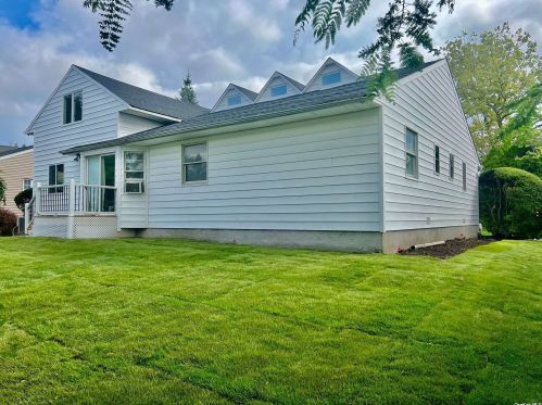 629 Derby Ave, Woodsburgh, NY 11598-2739