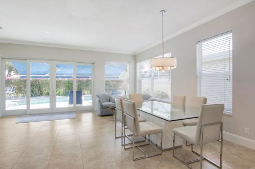 966 Bear Island Cir, West Palm Beach FL  33409-2062 exterior