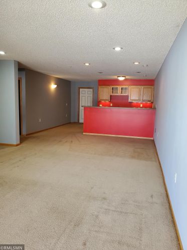 8392 Delaney Dr, South Saint Paul, MN 55076-2645