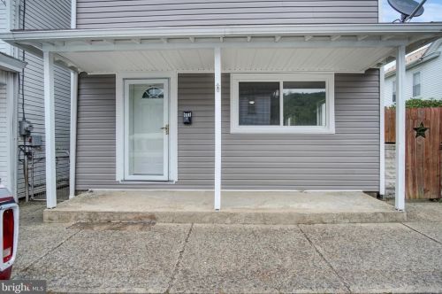 441 2nd St, Lykens, PA 17048-1204