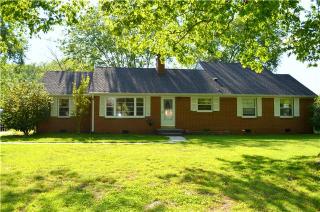707 Stone Blvd, Tullahoma, TN 37388-3038