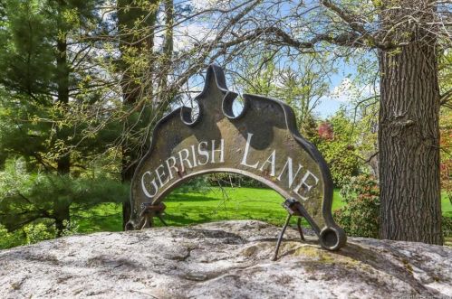 126 Gerrish Ln, New Canaan, CT 06840-4117