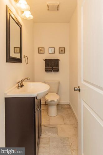 103 Dolington Rd, Yardley PA 19067-2621 exterior