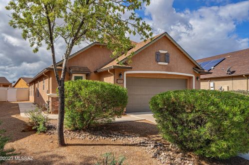 8427 Razorbill Dr, Tucson, AZ 85757-7907