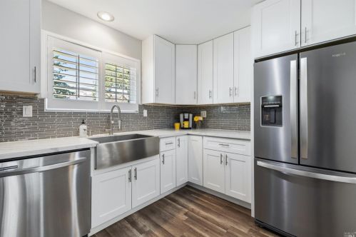 235 Grove Ave, Santa Rosa CA  95409-3813 exterior