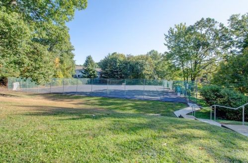 727 Cypress Rd, Hartford CT  06111-5605 exterior