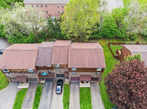 502 Bayberry Ln, Imperial PA  15126-9661 exterior