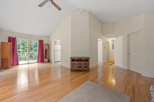 246 Church Rd, Allenstown NH  03275-2903 exterior