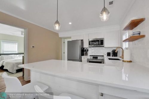 228 8th Ave, Delray Beach FL  33483-5523 exterior