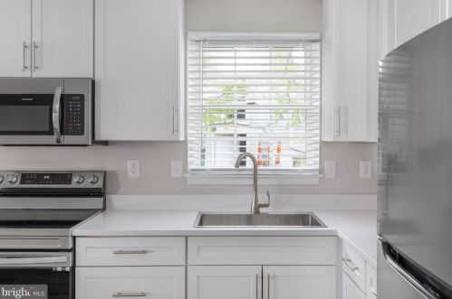 353 Banks Fort Rd, Strasburg VA  22657-2159 exterior