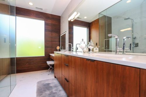 2872 Erie Ave, Cincinnati OH 45227-2735 exterior