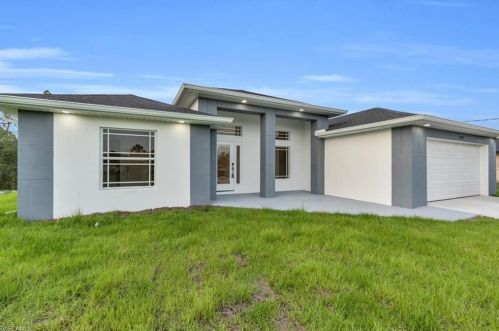 3828 21st St, Lehigh Acres, FL 33971-8605