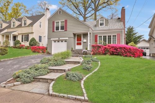 945 Webster Ave, New Rochelle NY  10804-3536 exterior