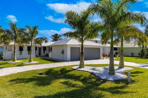 2916 37th Ter, Cape Coral, FL 33914-4883