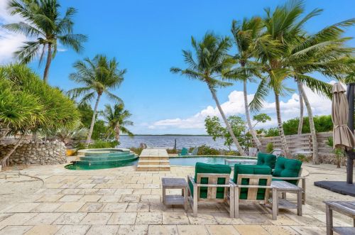 53 Shoreland Dr, Key Largo, FL 33037-4752