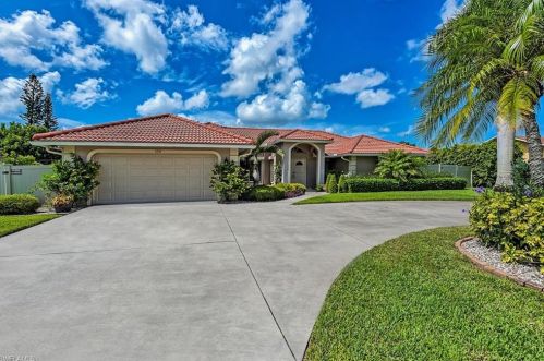 154 Johnnycake Dr, Naples, FL 34110-1310