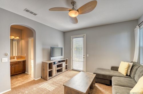 7432 Circulo Sequoia, Carlsbad CA 92009-8467 exterior