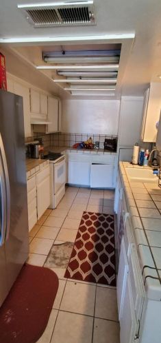 3809 Rockford Ave, Bakersfield, CA 93313-3557