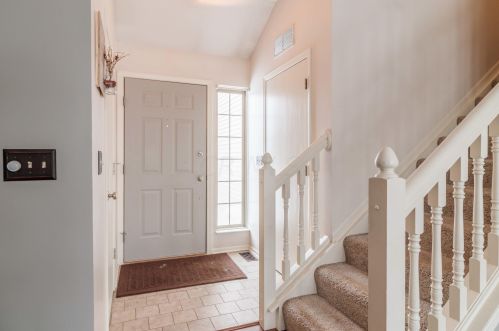 371 Kestrel Dr, Blacklick, OH 43004-8107