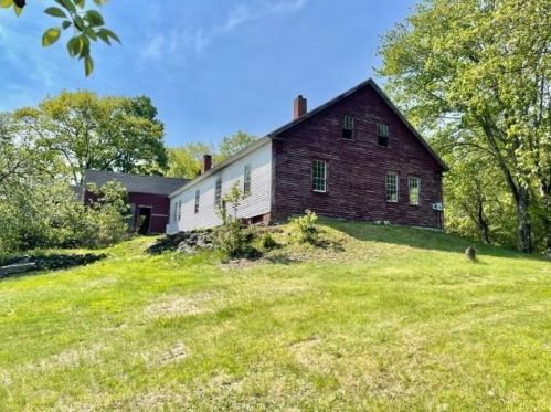 185 Marsh Rd, Wakefield, NH 03887-4661