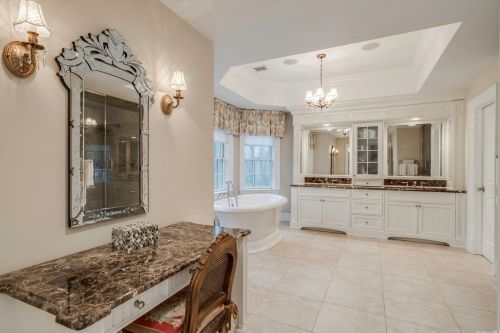 33 Farmstead Ln, Muttontown NY  11545-2601 exterior