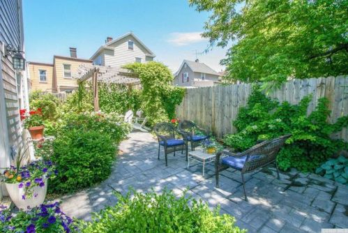5 Franklin St, Hudson, NY 12534-2207
