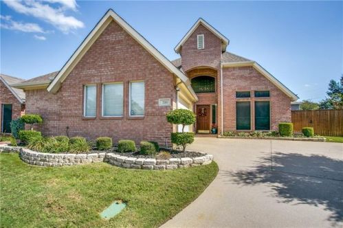 200 Arbor Glen Dr, Euless, TX 76039-3760