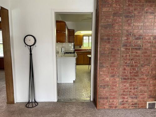 830 Elmwood St, Mckeesport, PA 15133-3890