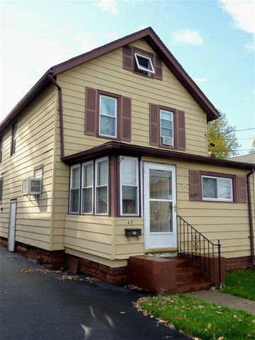 65 Wrentham St, Kingston, NY 12401-2113