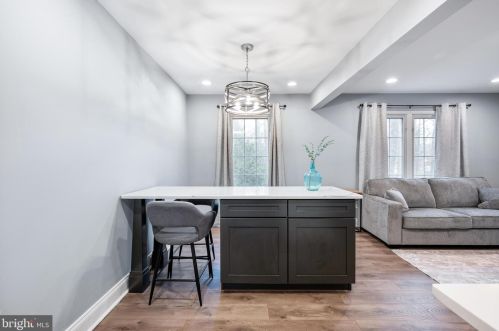 11853 Dunlop Ct, Herndon VA  20191-2709 exterior