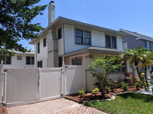 243 21st Ave, Saint Petersburg, FL 33704-4433