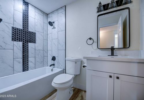 5813 37 Ave, Phoenix AZ 85053-4620 exterior