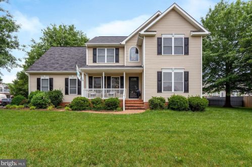 2 Sunset Ridge Ln, Fredericksburg, VA 22405-5784