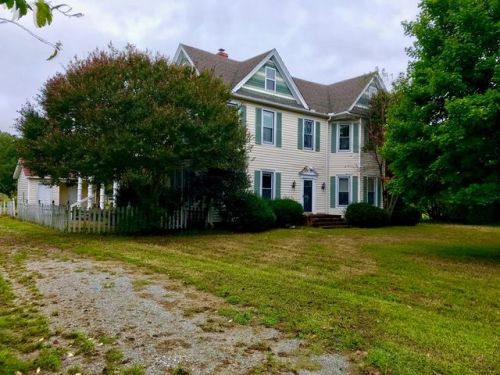 296 Beach Rd, White Stone, VA 22578-2626