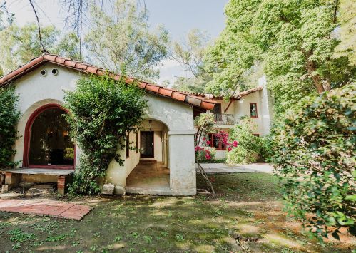 808 Edgehill Rd, San Bernardino, CA 92405-2017