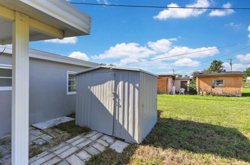 406 Walter Ave, West Frost Proof FL  33843-9750 exterior