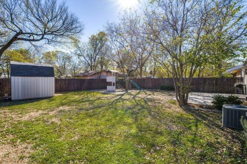 1003 Poindexter Ave, Cleburne TX 76033-4358 exterior