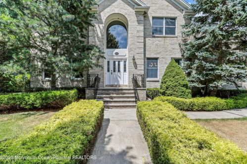 27 Brandywine Rd, Tinton Falls, NJ 07712-2559