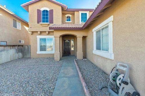 12271 Woodhollow St, Victorville, CA 92392-7914