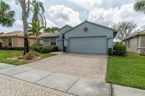 8255 Duomo Cir, Boynton Beach, FL 33472-7132