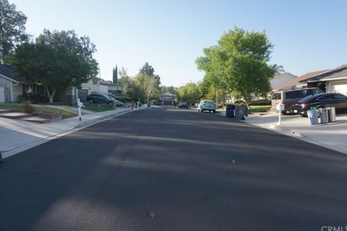27067 Alabastro Dr, Santa Clarita CA  91354-2215 exterior