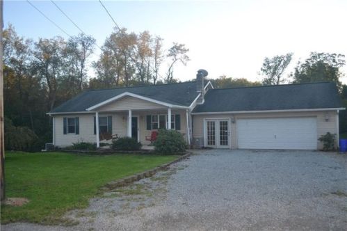 118 Johnson Ln, South Connellsville, PA 15425-9708